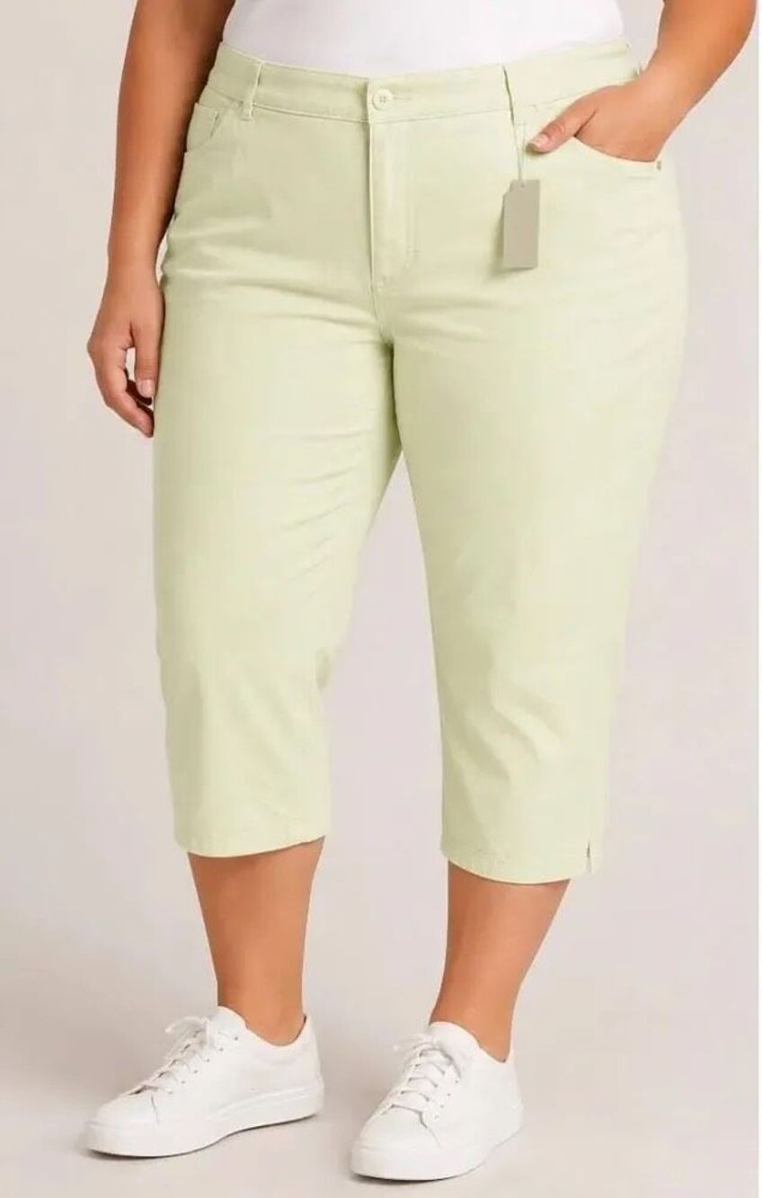 St. John's Bay Capri Pants Womens Size 20W Lime Mid Rise Secretly Slender NEW